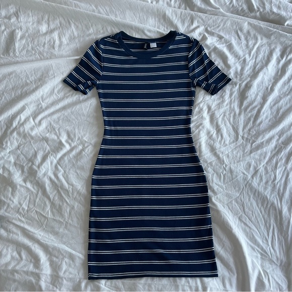 Stripped body con mini tshirt dress - Picture 1 of 6